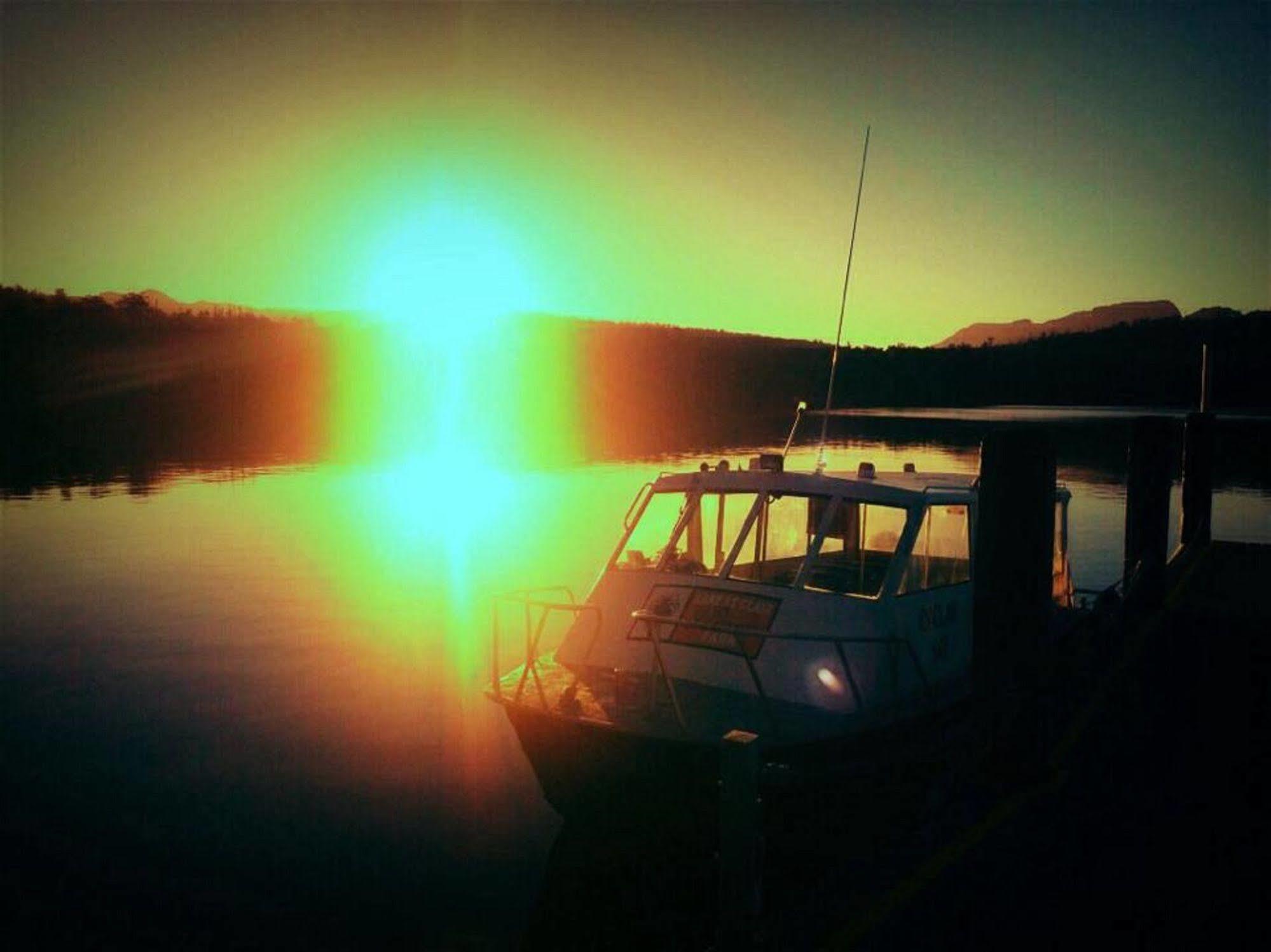 Lake St Clair Lodge Екстер'єр фото